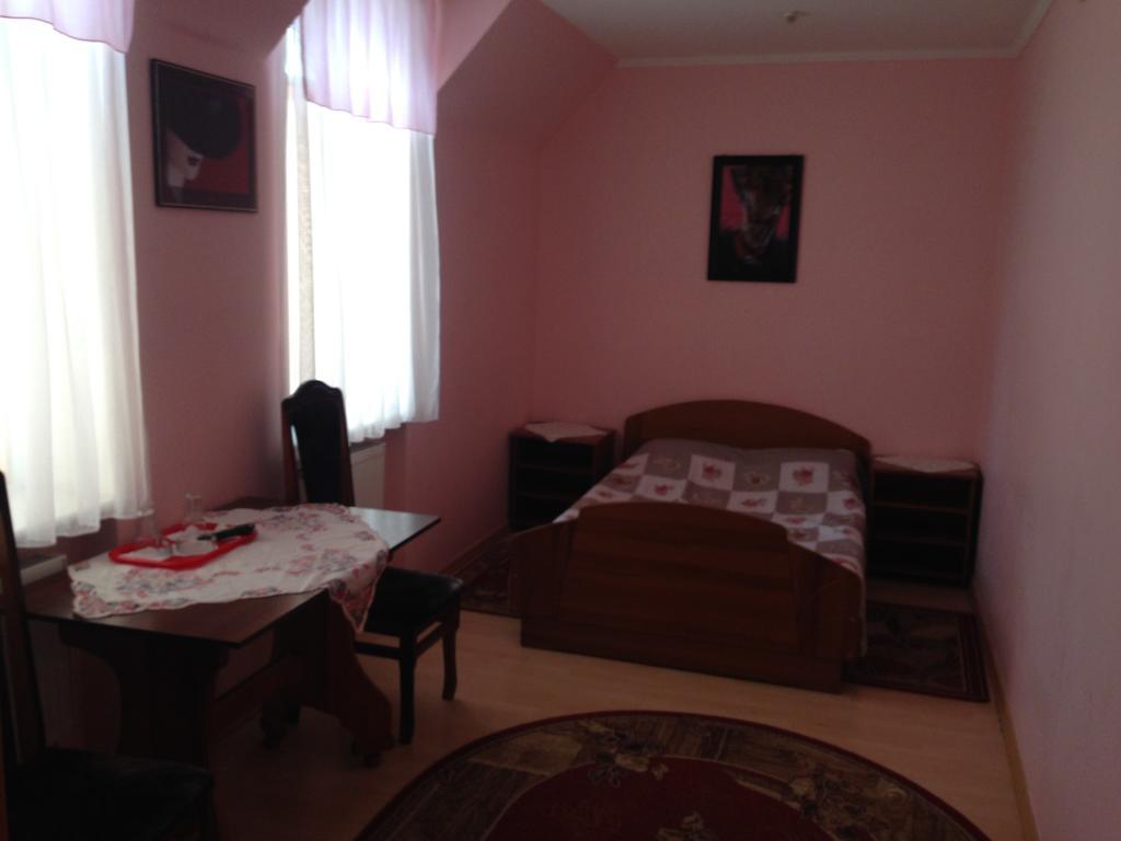 Formula Plus Motel Lutsk Room photo